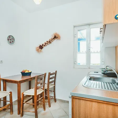 Guest house Skarmoutsos 2*