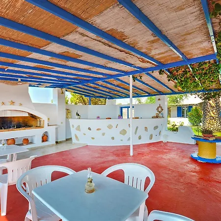 Skarmoutsos Pensión