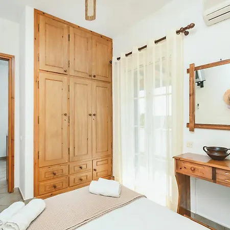 Skarmoutsos Guest house Aliko Beach