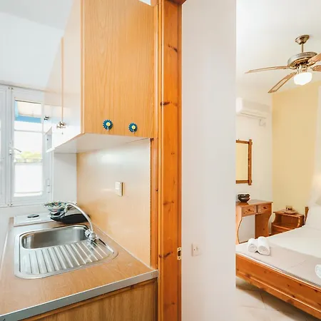 Skarmoutsos Guest house Aliko Beach