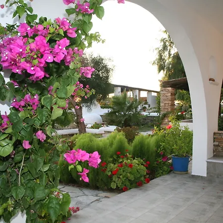 Skarmoutsos Guest house